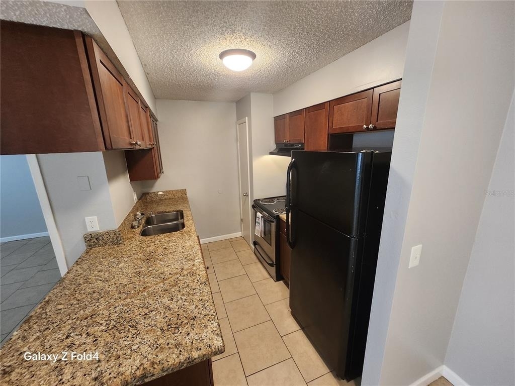 638 Golden Raintree Place - Photo 4