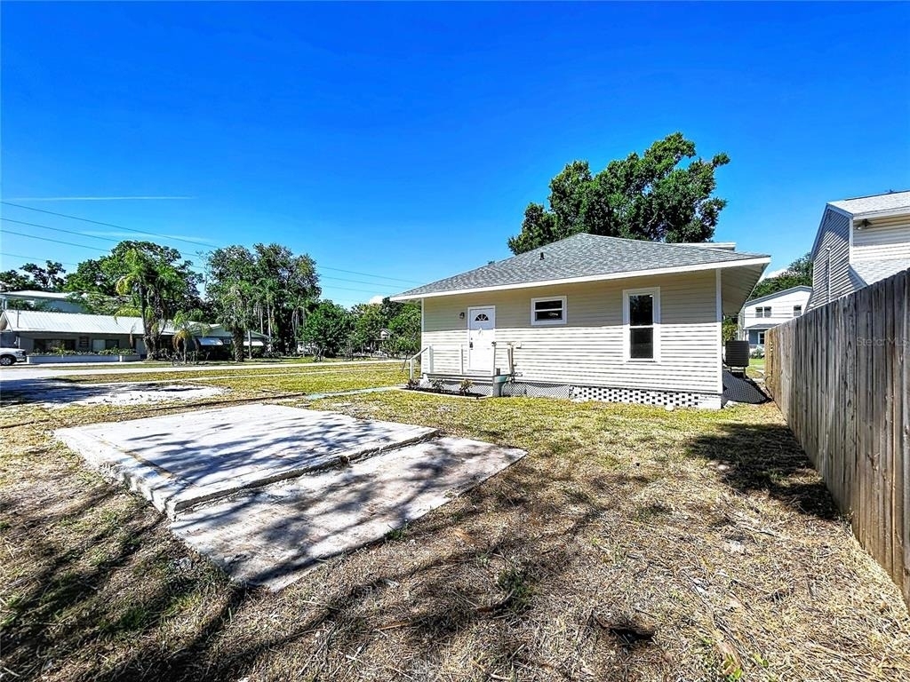 313 Jefferson Avenue S - Photo 1
