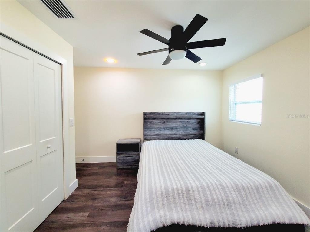 922 W Knollwood Street - Photo 11