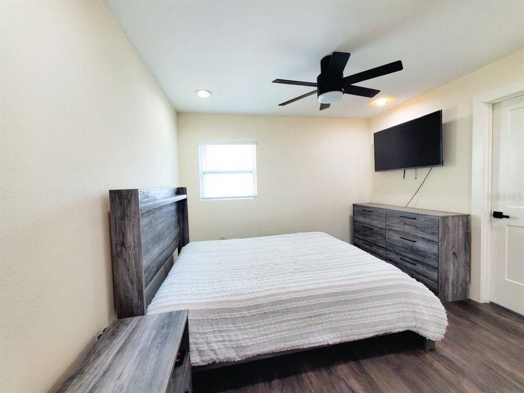 922 W Knollwood Street - Photo 8