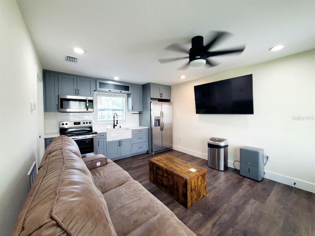 922 W Knollwood Street - Photo 6