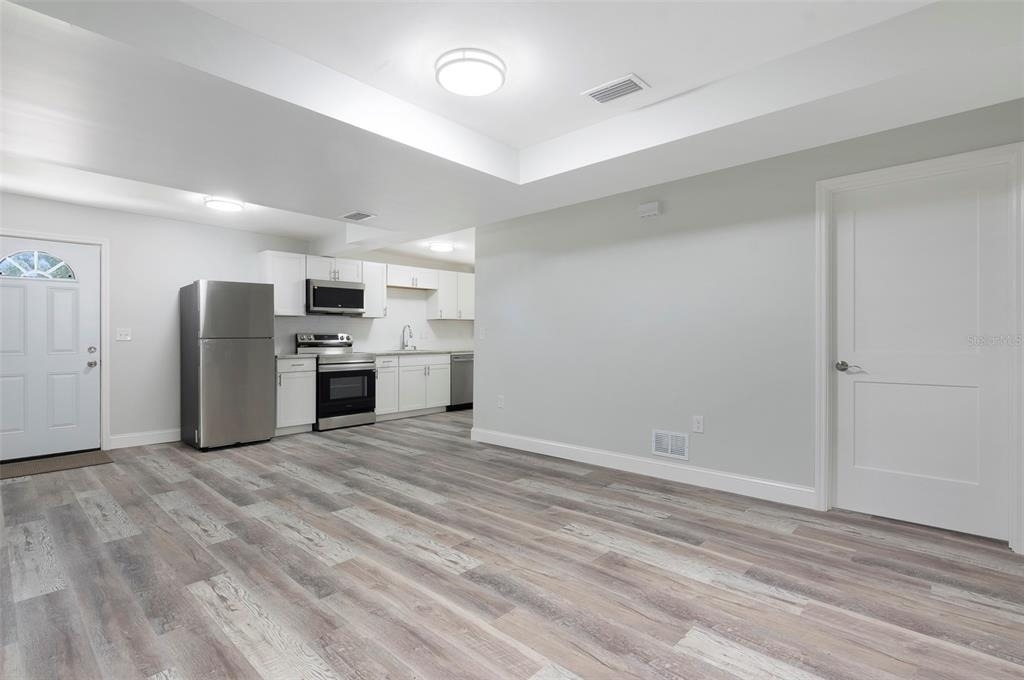 8180 42nd Street N - Photo 8