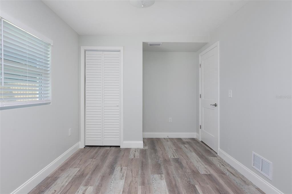 8180 42nd Street N - Photo 13