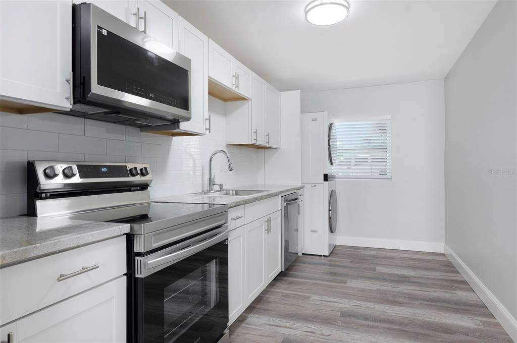 8180 42nd Street N - Photo 6