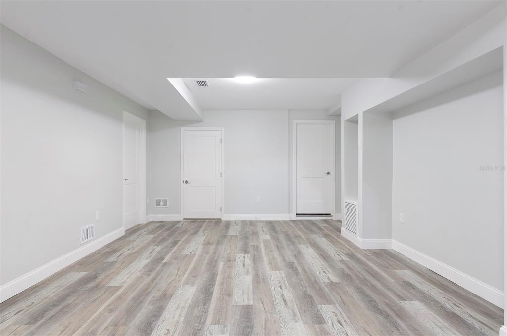 8180 42nd Street N - Photo 18