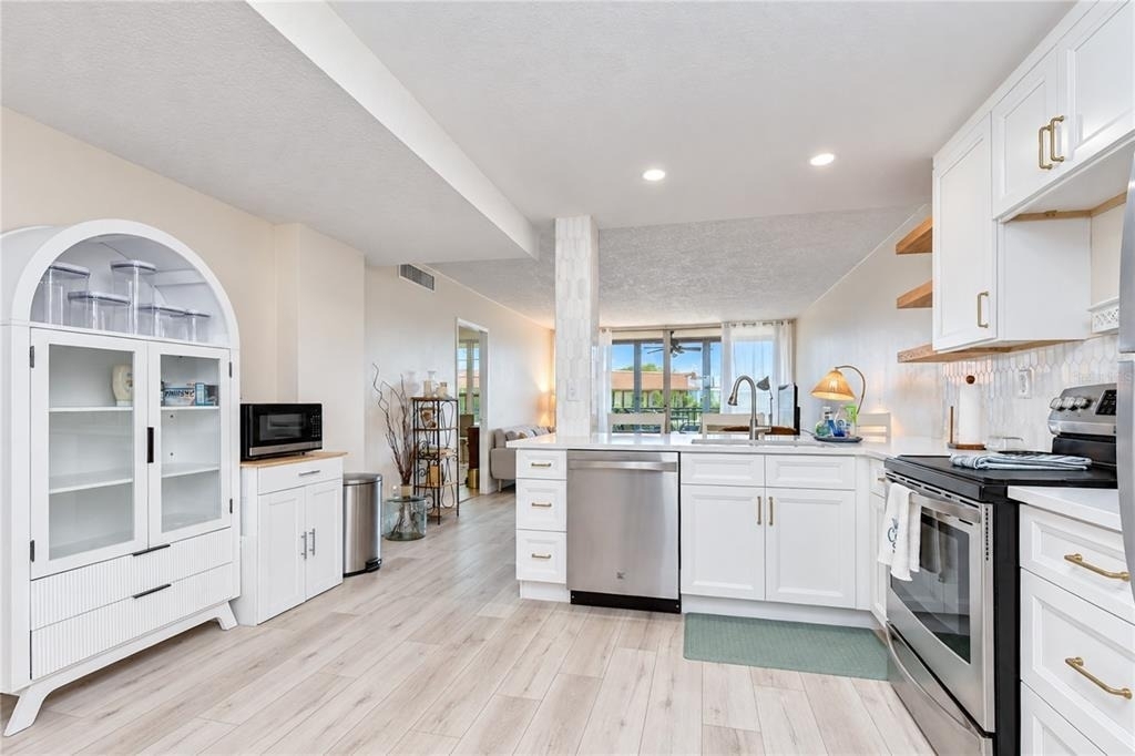 17580 Gulf Boulevard - Photo 9
