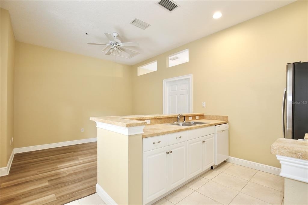 1459 Lake Baldwin Lane - Photo 4
