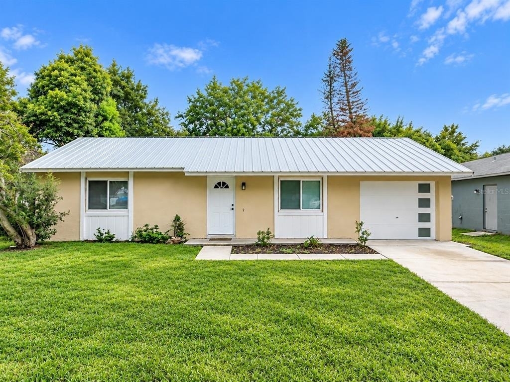 13868 Lena Street - Photo 0
