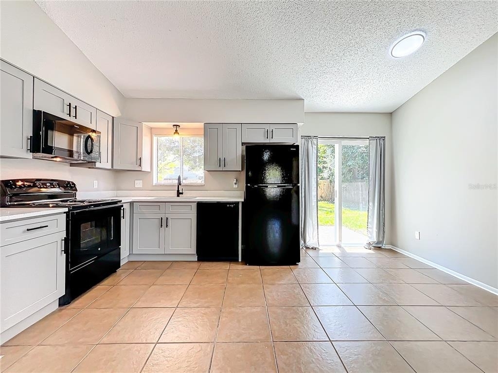 13868 Lena Street - Photo 8