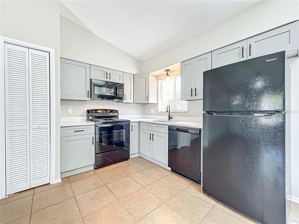 13868 Lena Street - Photo 10