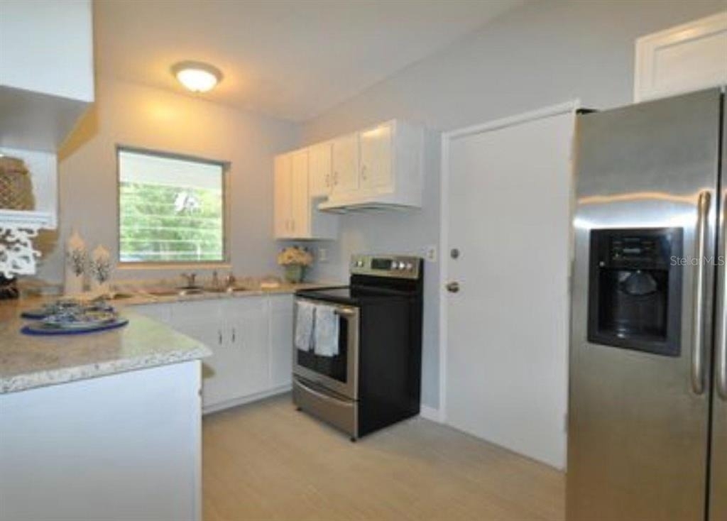 1332 Hillcrest Drive - Photo 6