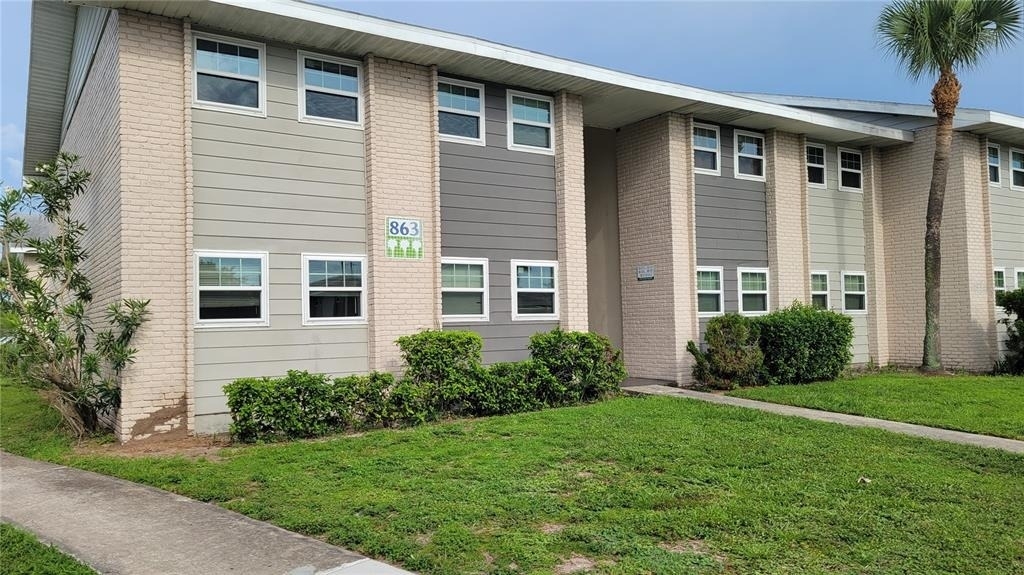 863 Sky Lake Circle - Photo 0