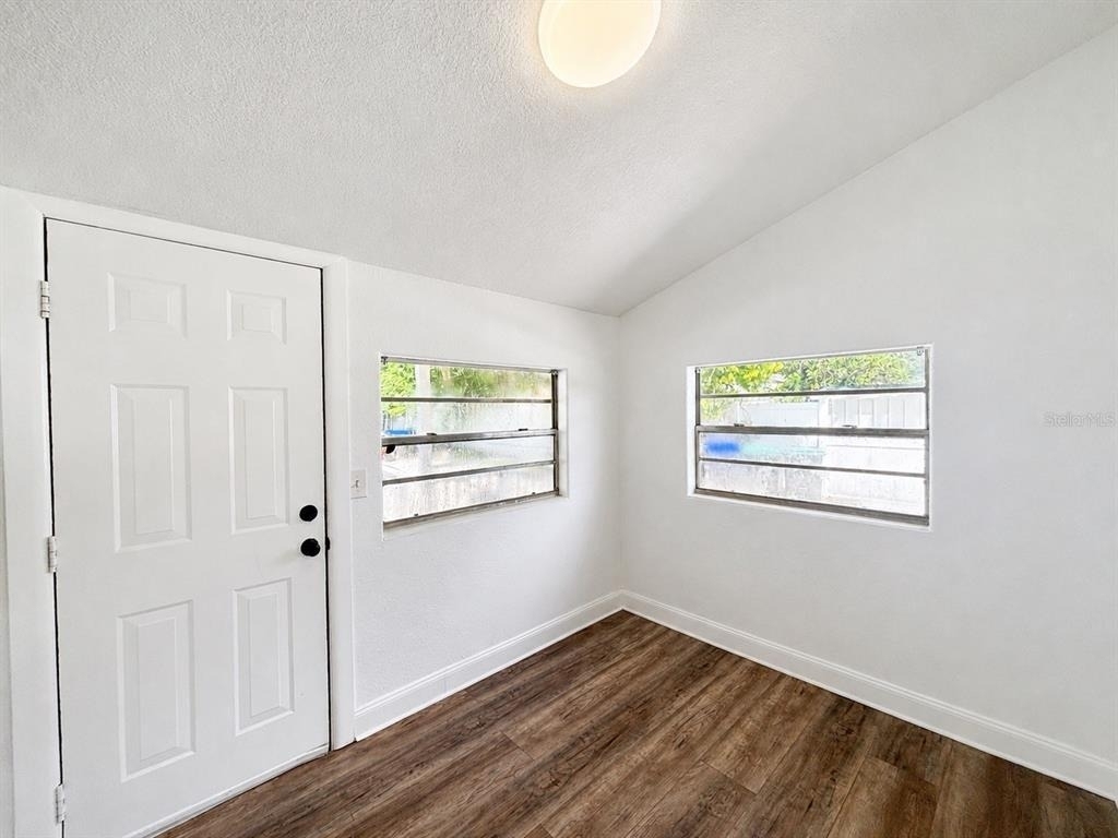 2310 S Shine Avenue - Photo 18