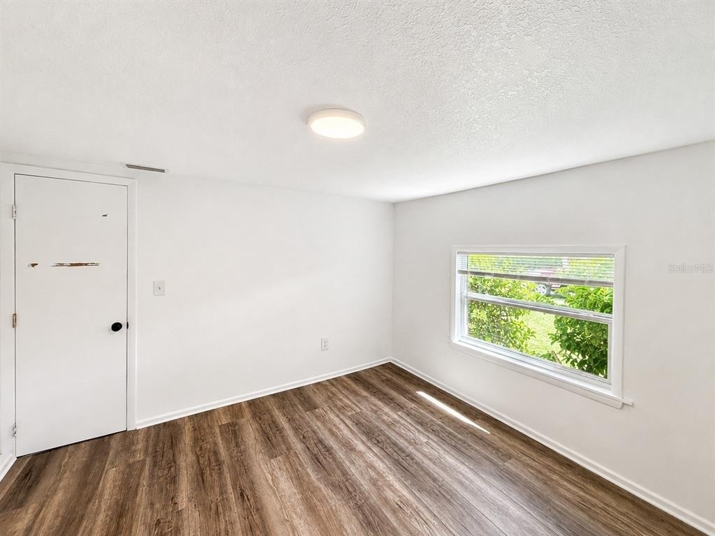 2310 S Shine Avenue - Photo 5