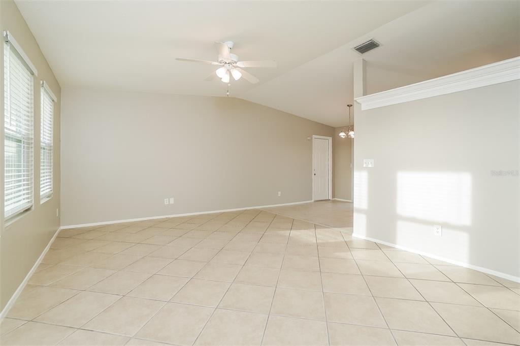 1206 Ne 5th Place - Photo 1