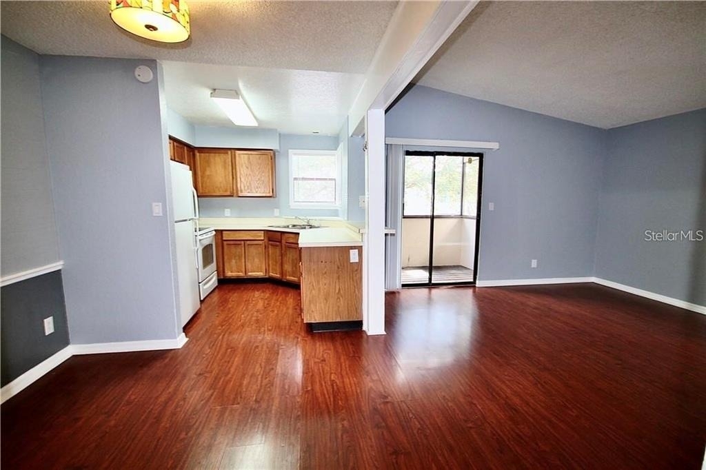 2918 Antique Oaks Circle - Photo 6