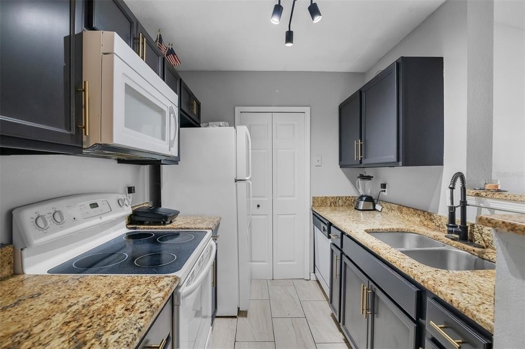 4360 S Kirkman Road - Photo 8
