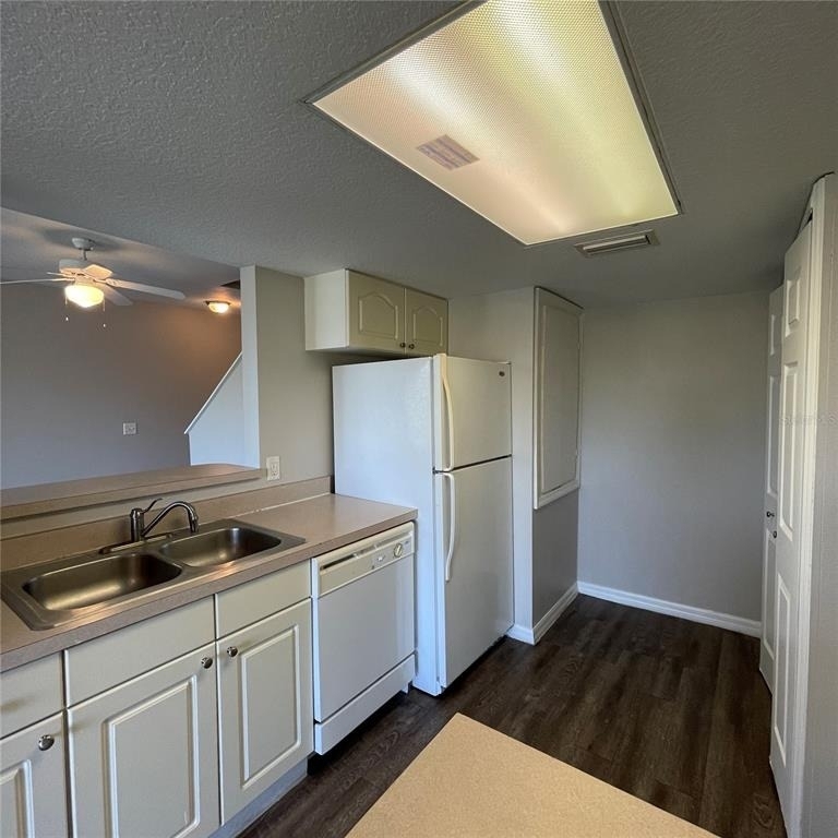 621 Washington Palm Loop - Photo 3