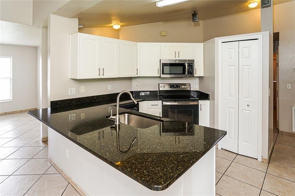 111 Crescent Court - Photo 8
