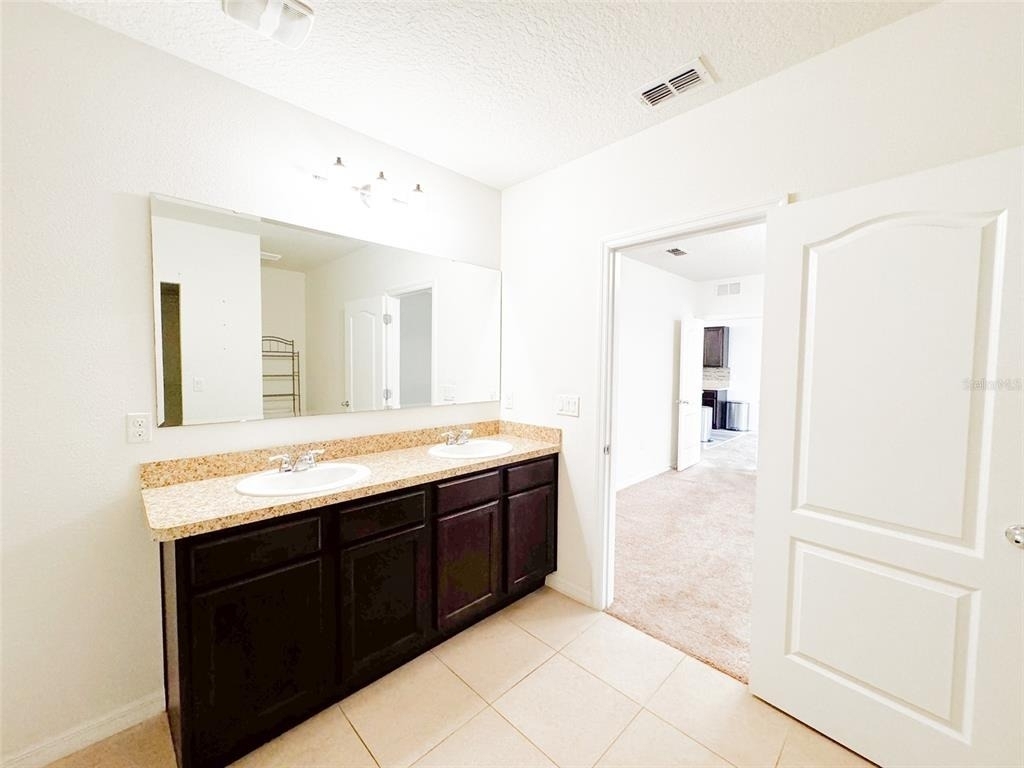 5525 Forest Ridge Drive - Photo 15
