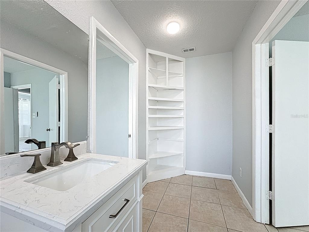 1600 Roosevelt Avenue - Photo 3