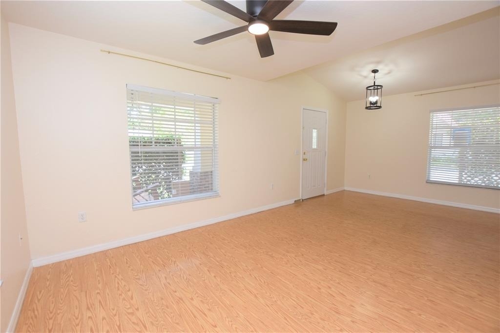 302 W Belmar Street - Photo 4