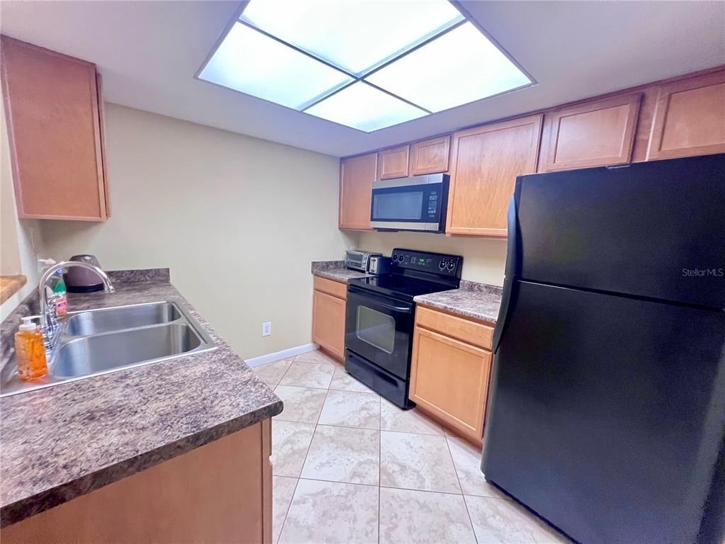 2508 Sw 35th Place - Photo 4