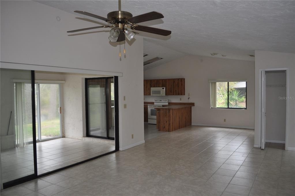 127 Persimmon Drive - Photo 1
