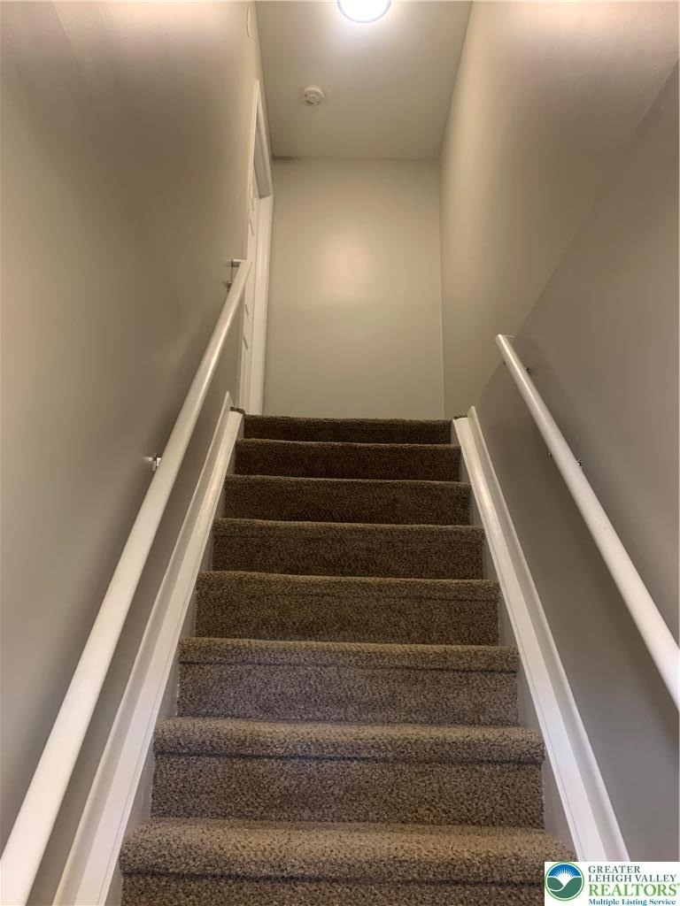828 N Sherman Street - Photo 2