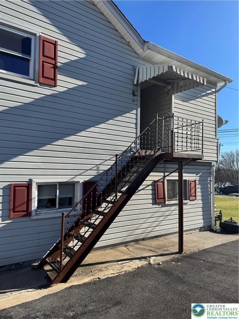 516 Heckman Avenue - Photo 2