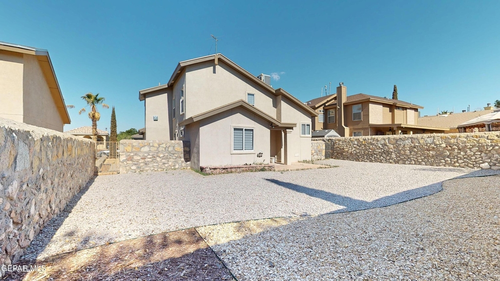 7580 Plaza Taurina Drive - Photo 38