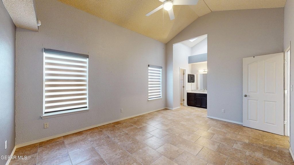 7580 Plaza Taurina Drive - Photo 27