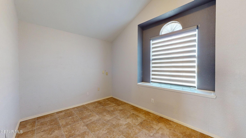 7580 Plaza Taurina Drive - Photo 33