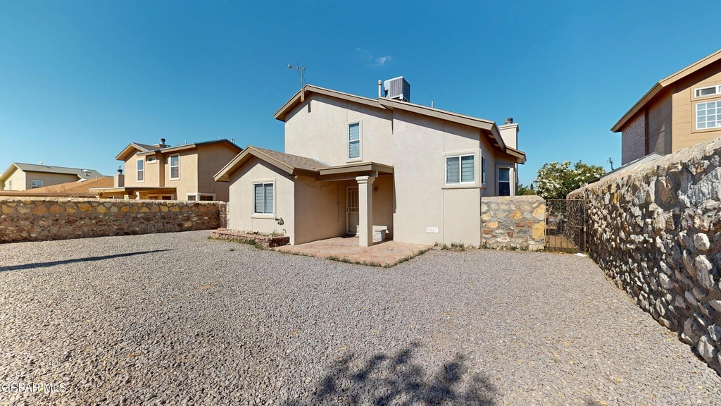 7580 Plaza Taurina Drive - Photo 35