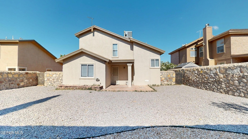 7580 Plaza Taurina Drive - Photo 36