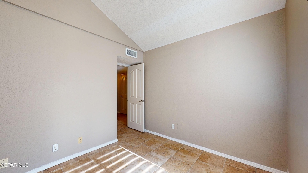 7580 Plaza Taurina Drive - Photo 15