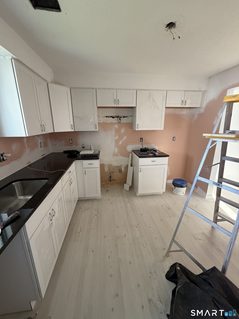 140 Thompson Street - Photo 2