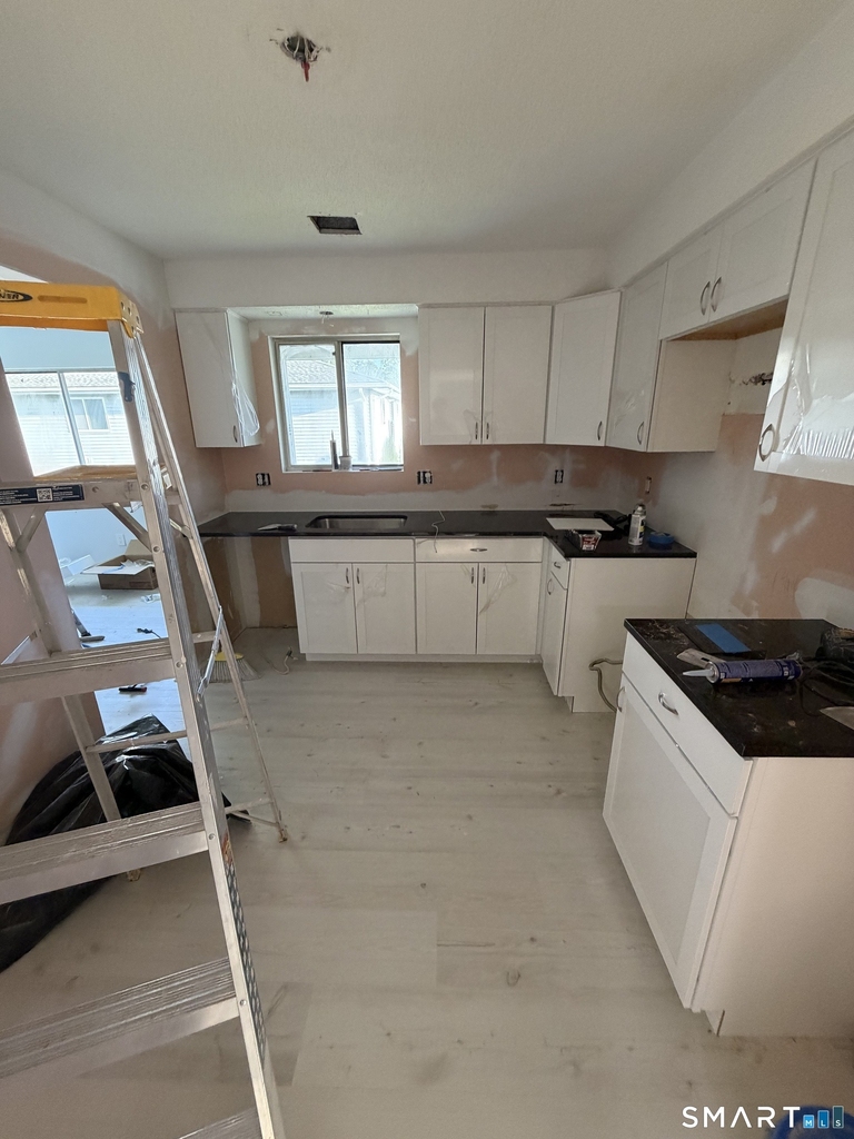 140 Thompson Street - Photo 1