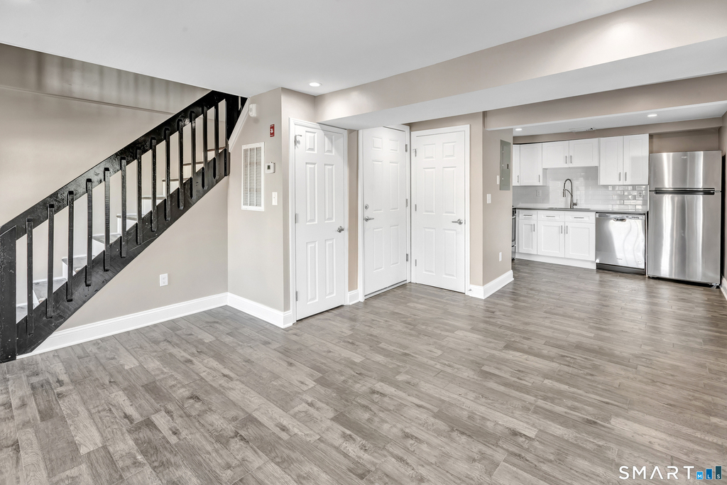 418 Howe Avenue - Photo 2