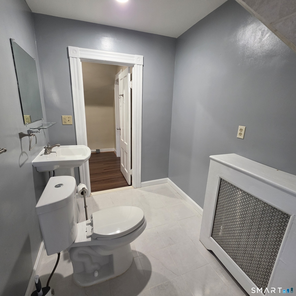 142 Oakland Terrace - Photo 4