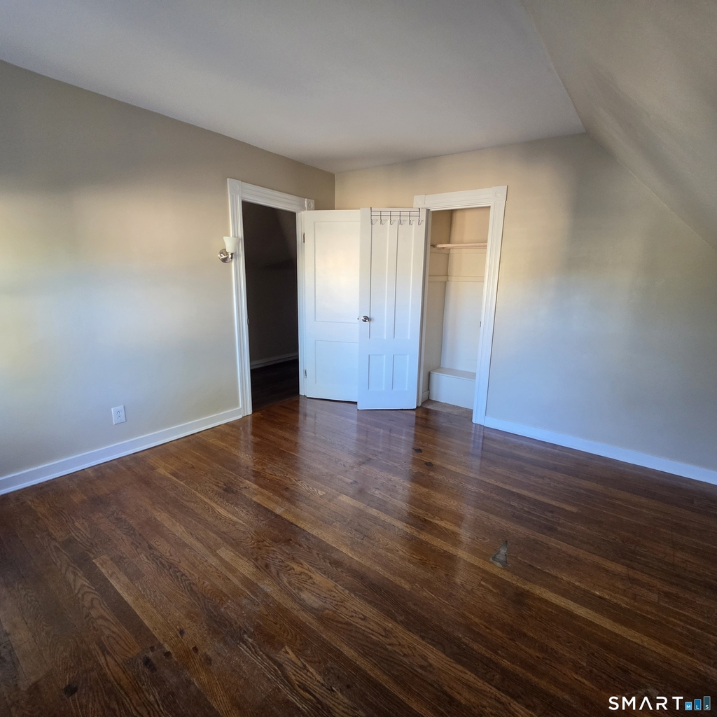 142 Oakland Terrace - Photo 8