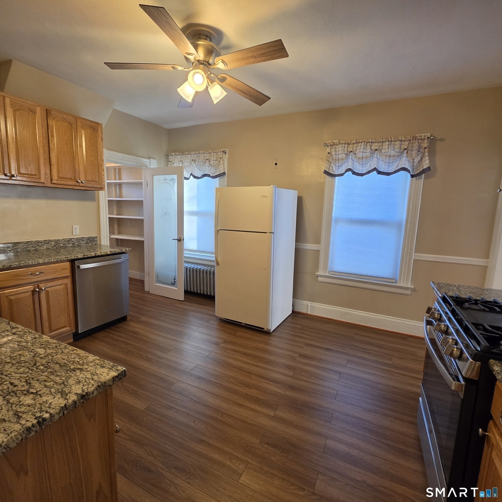 142 Oakland Terrace - Photo 2