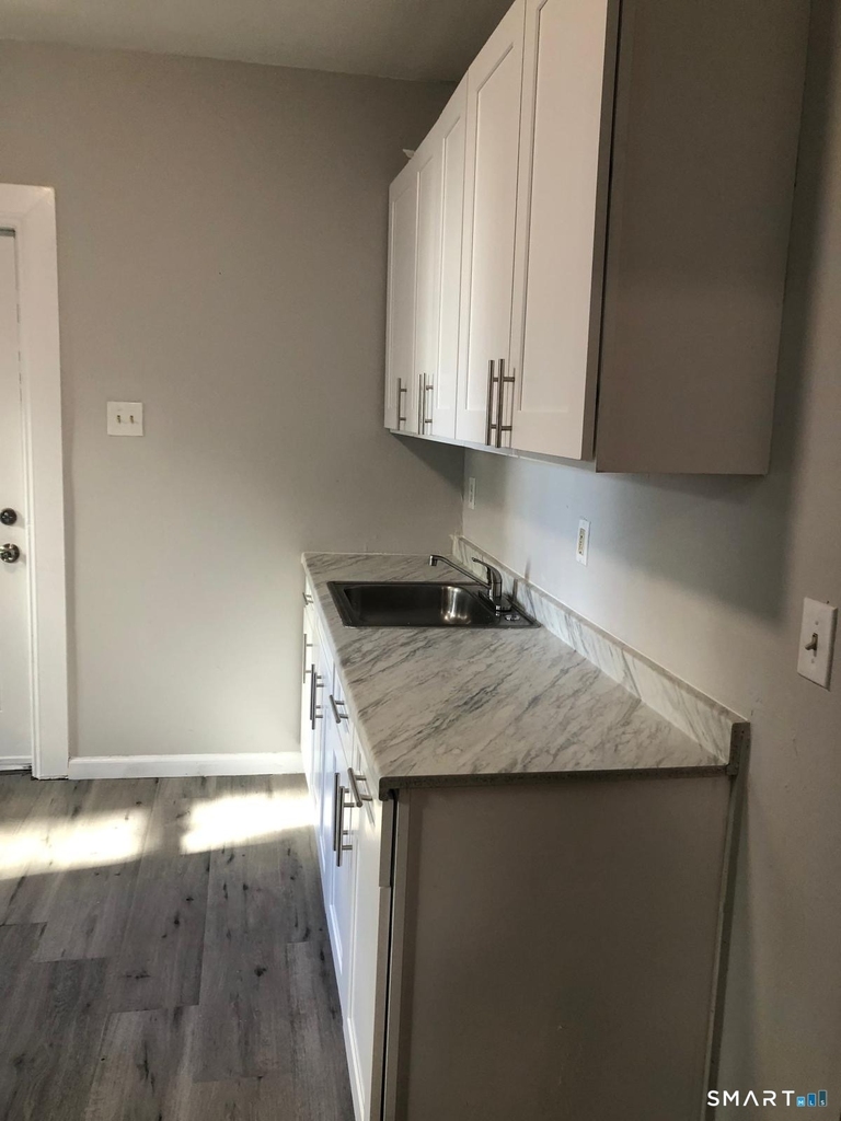 100 Horace Street - Photo 7