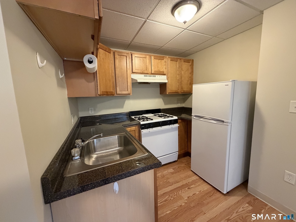 512 Townsend Avenue - Photo 7
