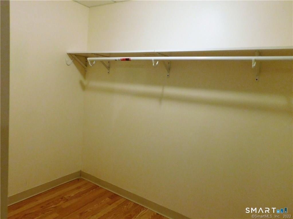 512 Townsend Avenue - Photo 9