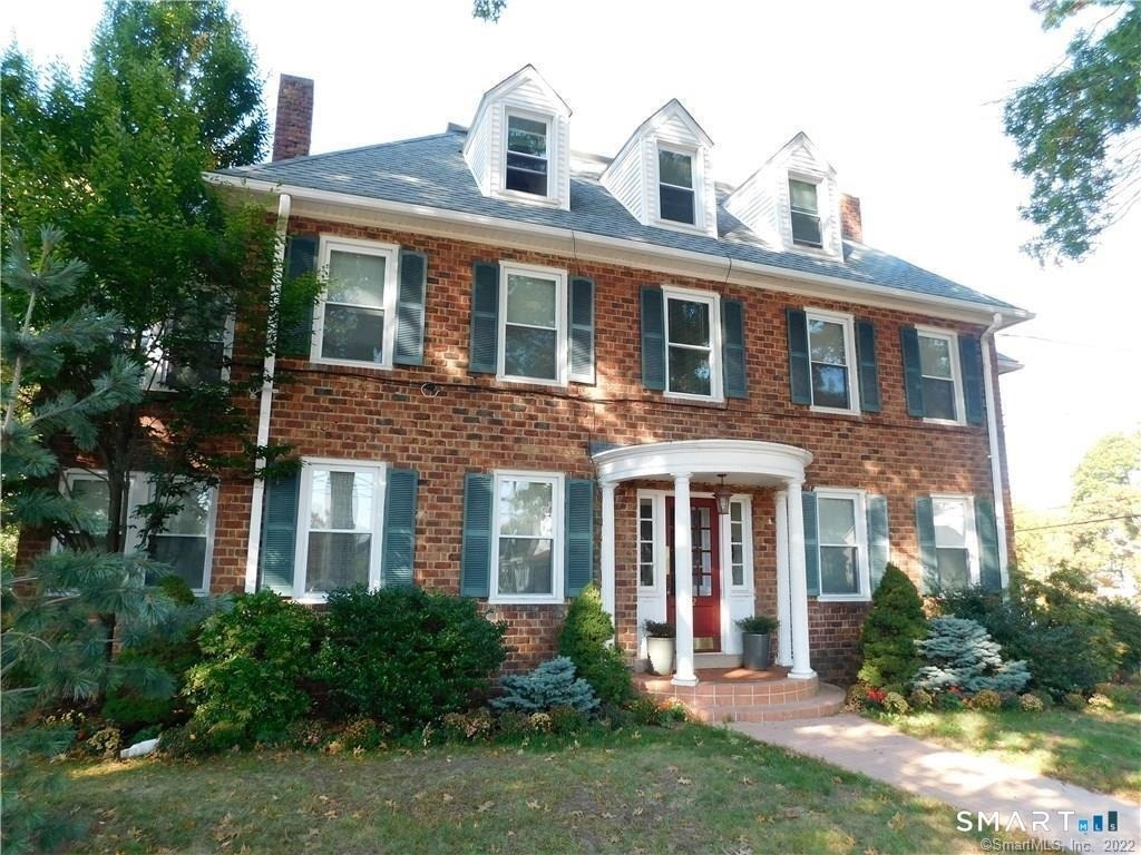 512 Townsend Avenue - Photo 0