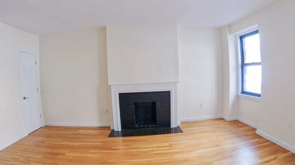 East 84th Street - Photo 1