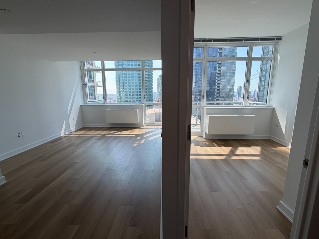 Crescent Street & 43rd Avenue - Photo 12