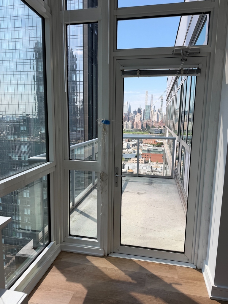 Crescent Street & 43rd Avenue - Photo 4