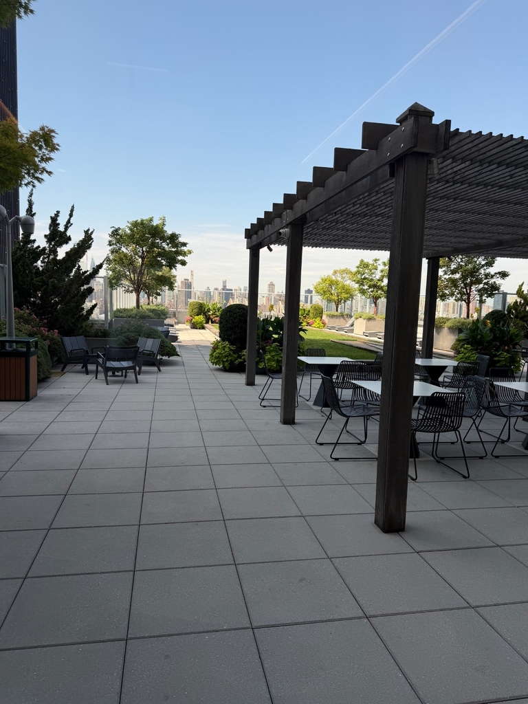 Crescent Street & 43rd Avenue - Photo 15